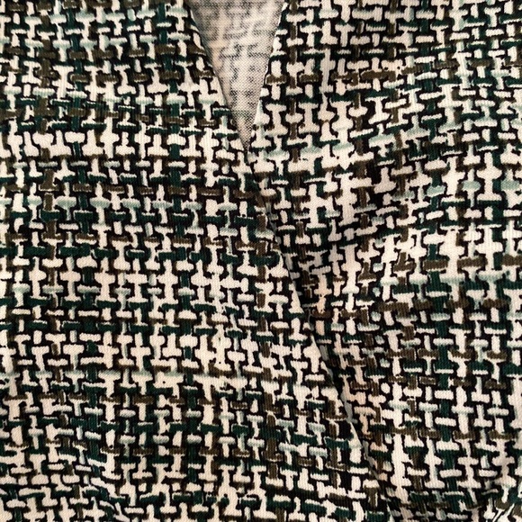 WHBM Sleeveless Plaid Shell - Picture 14 of 15